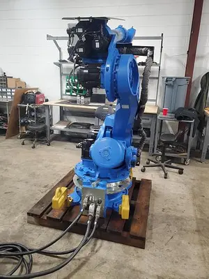 USED 2011 YASKAWA MOTOMAN MH165-100