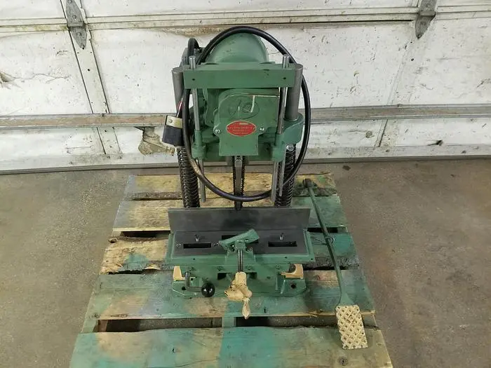 Used US CUTTING CHAIN MANUFACTURING CO. BCM Woodworking Mortisers Wisconsin US | John G Weber Co Inc #493651