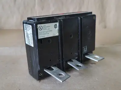 Used CUTLER-HAMMER KT3200T Switchgears British Columbia CA | Lenmark #239046