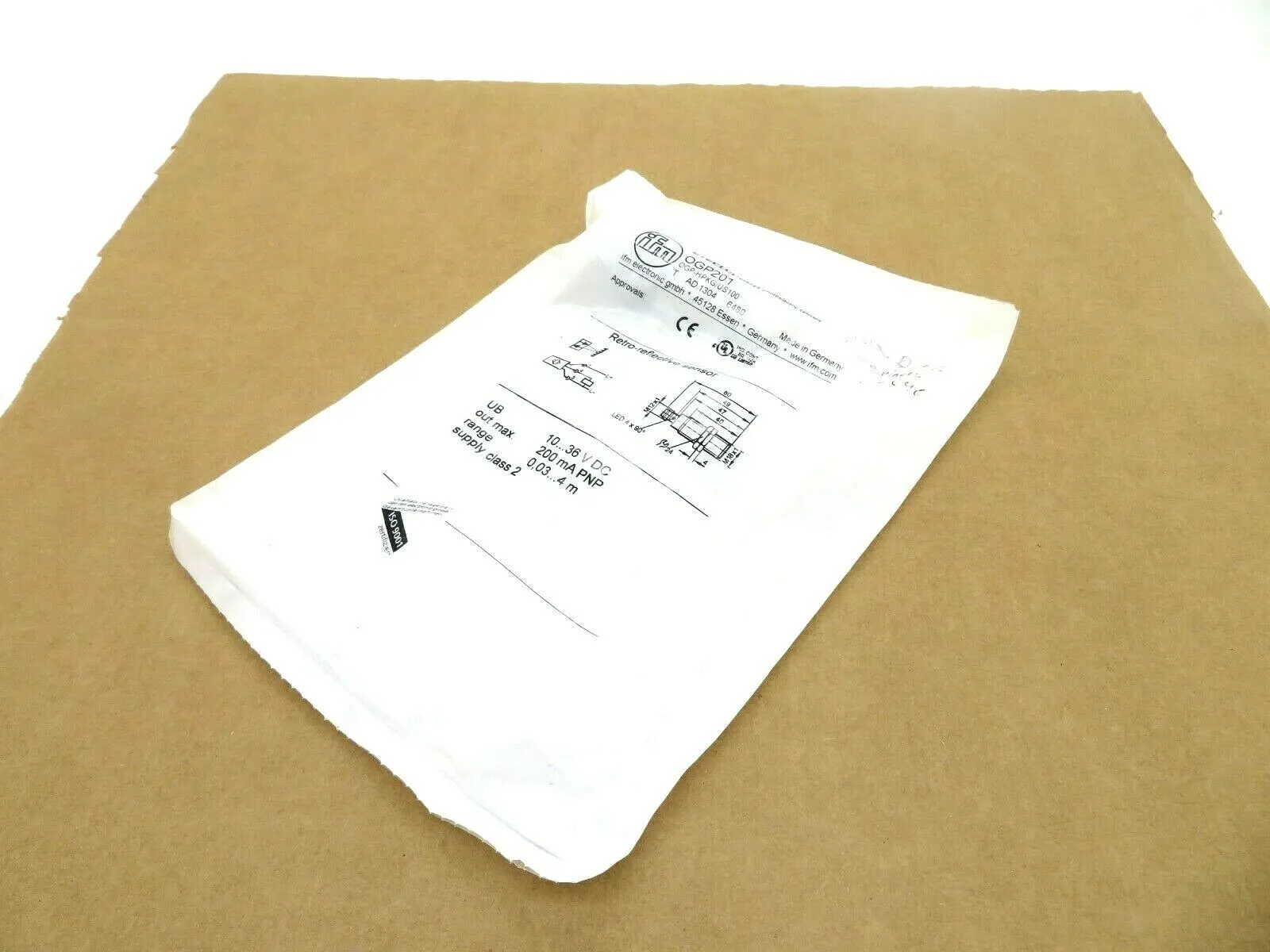 NEW IFM EFECTOR OGP-HPKG/US100-OGP201 RETRO REFLECTIVE SENSOR OGPHPKGUS100OGP201