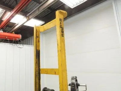 Used BIG JOE _UNKNOWN_ Pallet Lifters Indiana US | Arrow Industrial #617341
