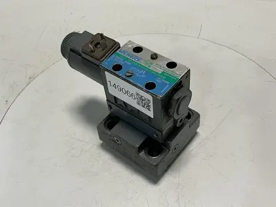 USED VICKERS DG4V-3S-22A-M-U-HL7-60-EN490