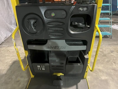 2011 HYSTER R30XMS2 ELECTRIC 3000LB ORDER PICKER NARROW AISLE FORKLIFT Forktruck