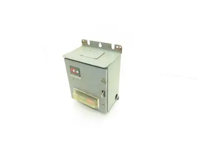 Cutler Hammer C799AR1 Motor Starter Enclosure Series D1 3R Rainproof 9x8x5"