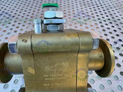 USED A&N CORPORATION C1100-QF25 BRASS BALL VALVE 1X10-8 TORR W/ 1 1/2" SANITARY FITTING