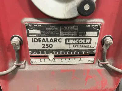 Used LINCOLN IDEALARC 250 Welding Machinery (Other) Ohio US | HGR 24 #1285652