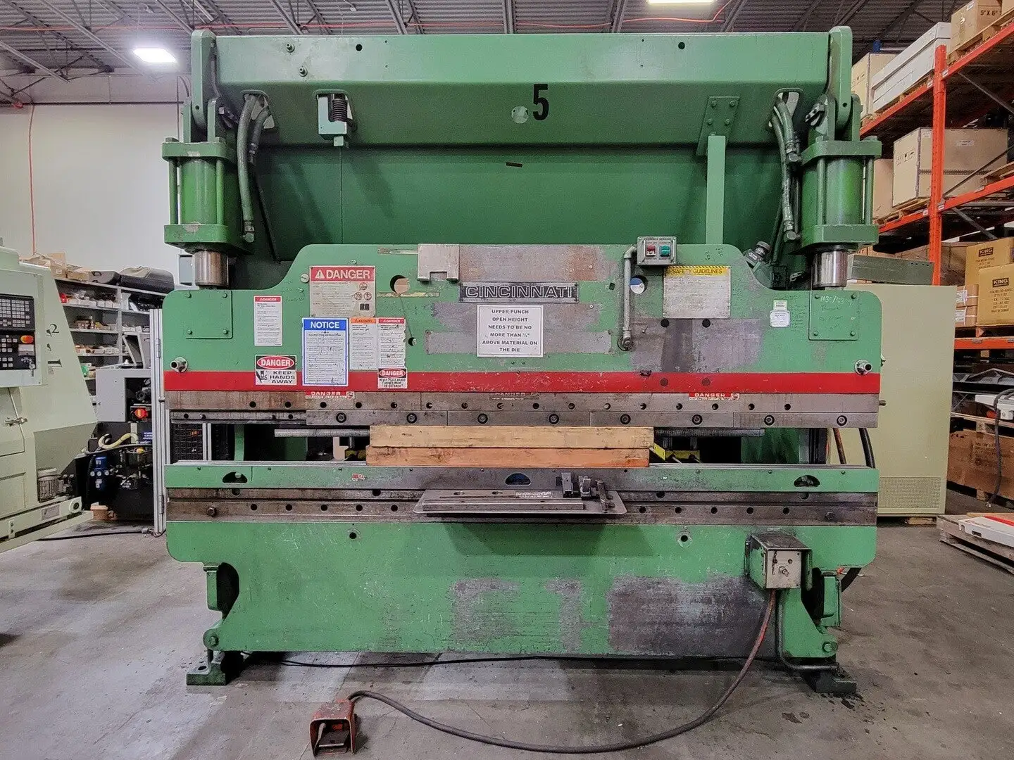 USED 1982 CINCINNATI 90CB X 8