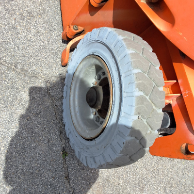 USED 2013 JLG E300AJP