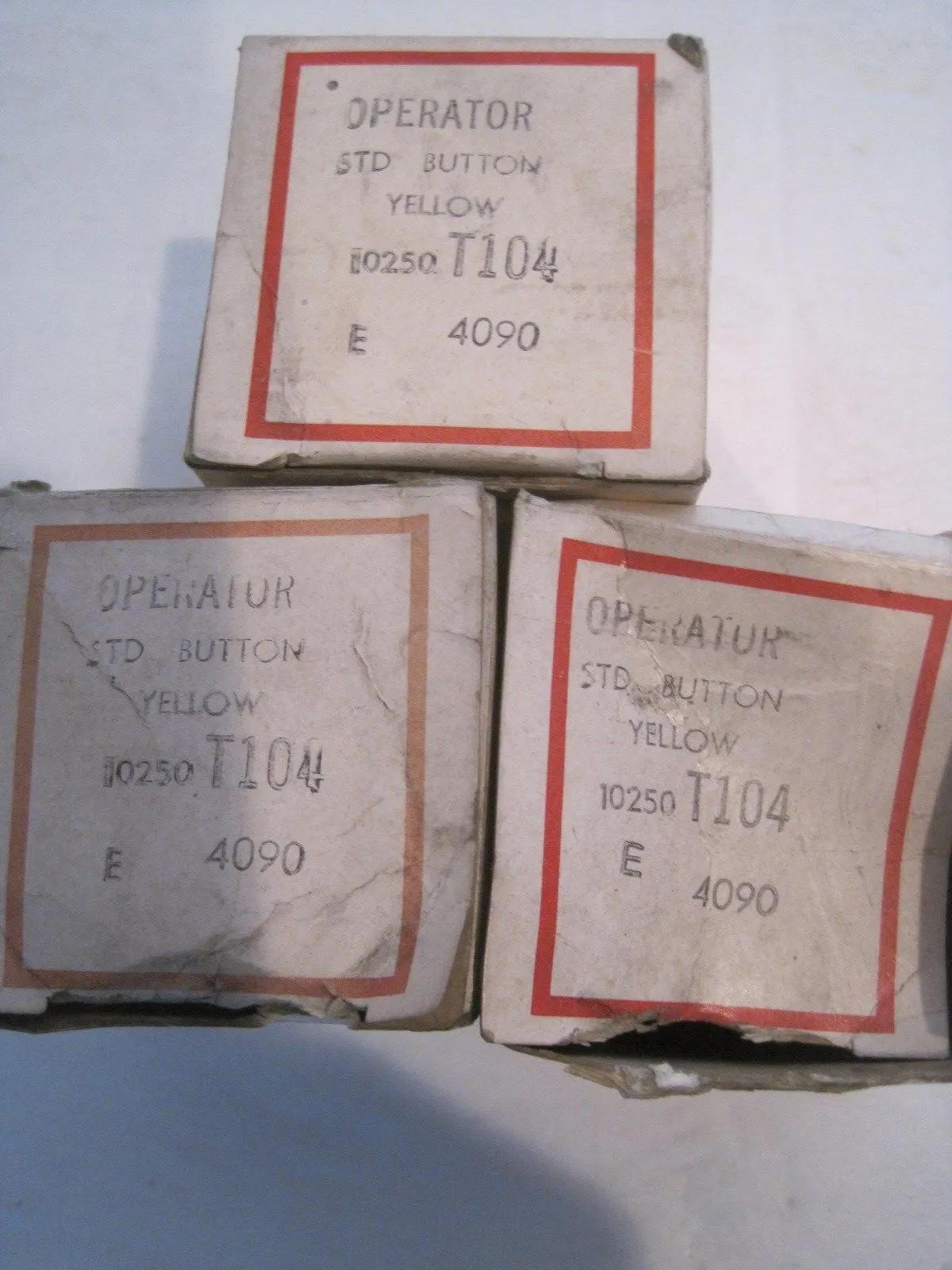 3 NEW EATON CUTLER HAMMER 10250T104 PUSHBUTTON