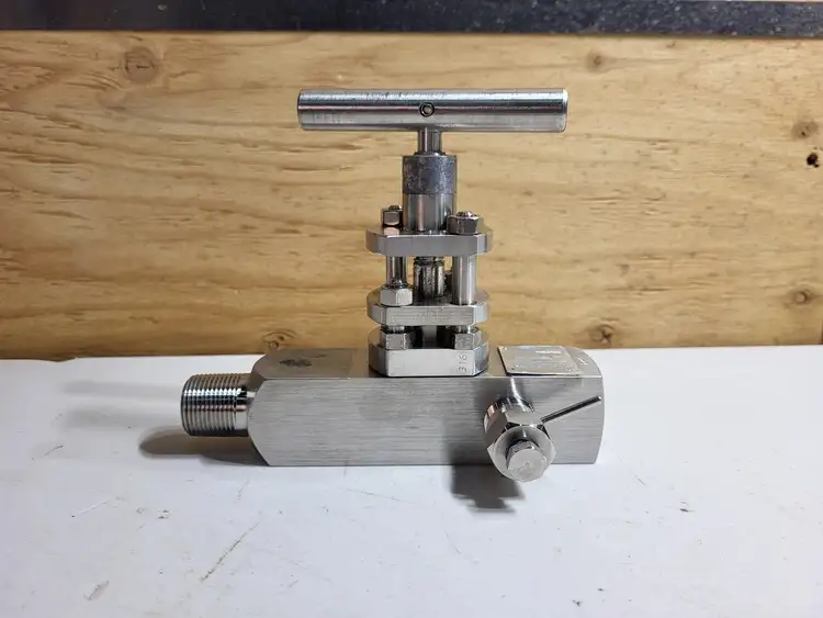 Used CENTURY CM9-1M64TEG Valves/Fittings British Columbia CA | Lenmark #256560