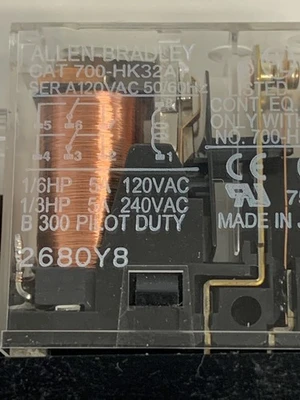 USED Allen Bradley 700-HN122