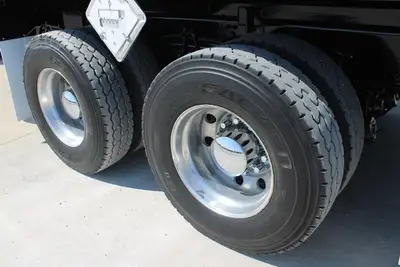 Used 2019 VOLVO VHD64B200 Vacuum Truck Texas US | Roll Off Truck World #1492017