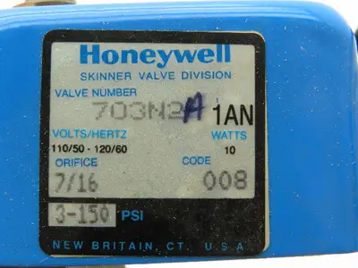 Honeywell Skinner 703N2A1AN Solenoid Valve 2-Way NC 120V 3-150 PSI 1/4" NPT