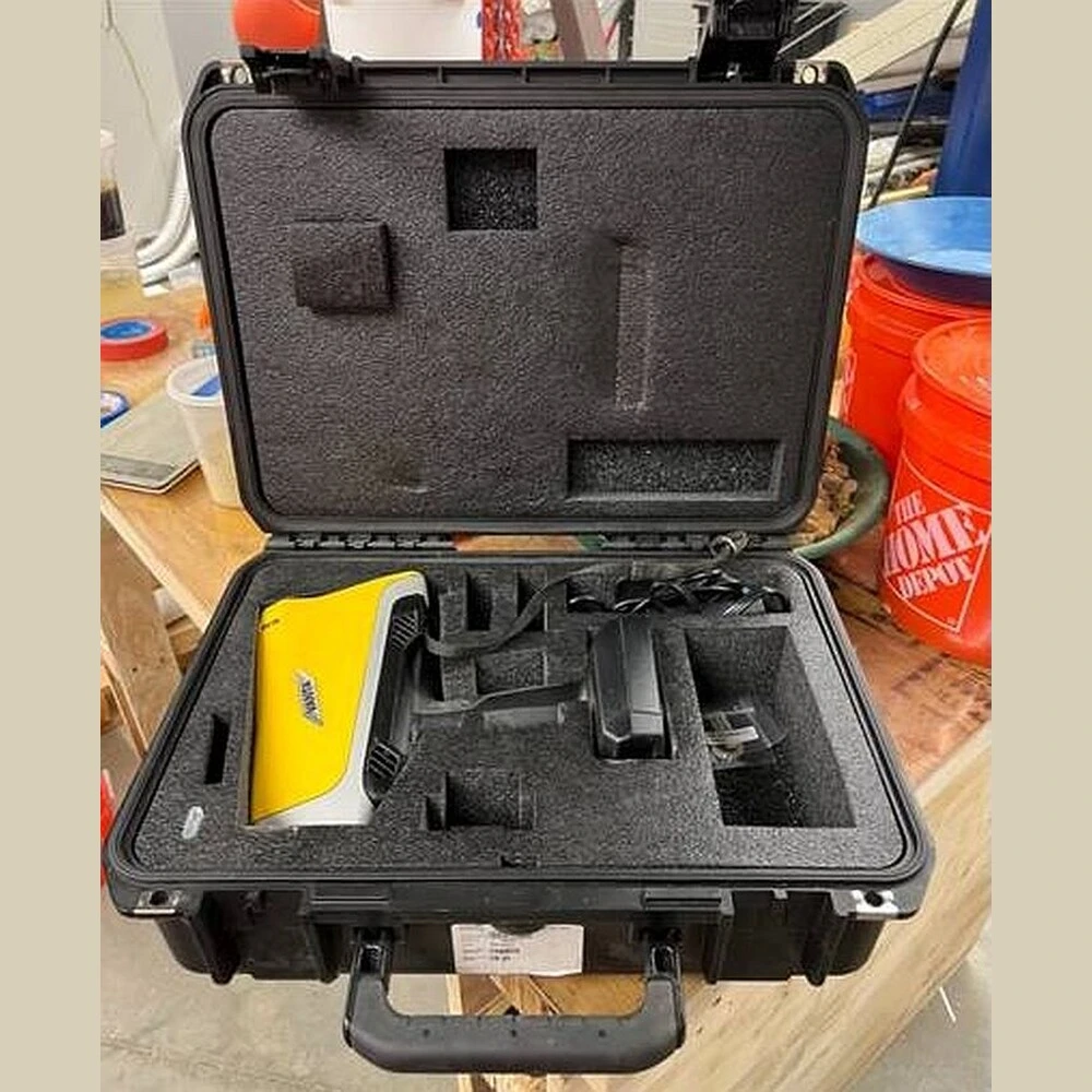 USED OLYMPUS VANTA MAX