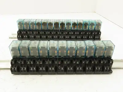 Omron MY2J General Purpose Relay w/Socket 5A 220/240VAC 28VDC 8 Pin Lot Of 25