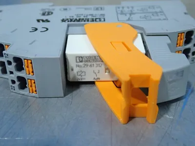 Used PHOENIX CONTACT RIF1BPT2X21 Relays & Switches Ohio US | HGR 24 #1006733