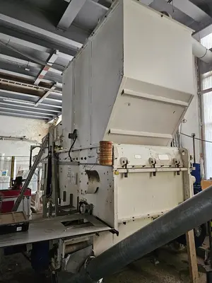 USED HOSOKAWA TWO-STAGE PLASTIC SHREDDING AND GRANULATION SYSTEM