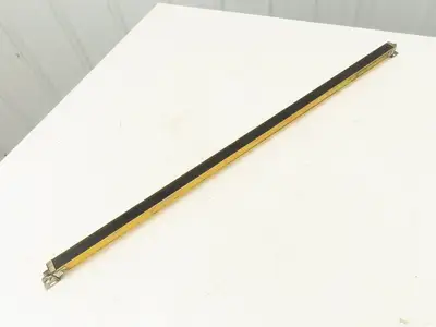 Omron F3SN-A1072P25-L-01 Safety Light Curtain Emitter 1072mm Protected Height