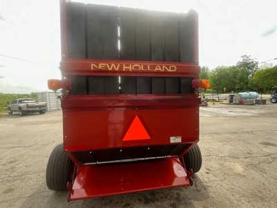 NEW HOLLAND 688 Roll Baler | County Equipment Company LLC (8)