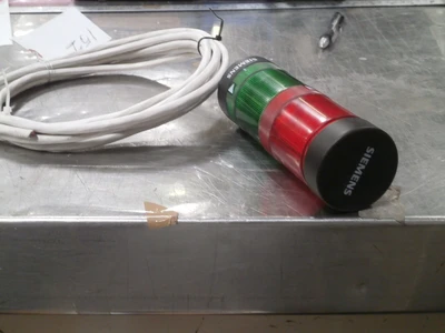 USED Siemens 8WD4220-5AC & 8WD4220-5AB red-green