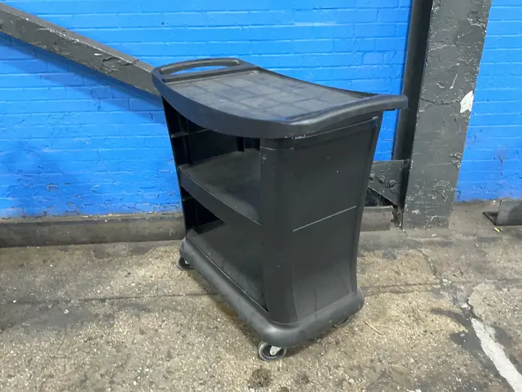 Used RUBBERMAID _UNKNOWN_ Miscellaneous MRO Ohio US | HGR 24 #1279328