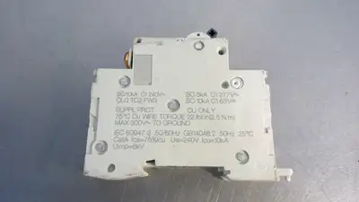 Schneider Electric Multi 9 C10A B8A Breaker loc.4D8