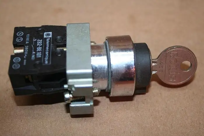 Used TELEMECANIQUE LOCK KEY / AB2-BE101 Relays & Switches Michigan US | Ideal Machinery #706892