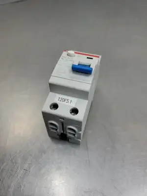 USED ABB 2CSF202101R0160 Circuit Breaker, 16A, 230VAC.