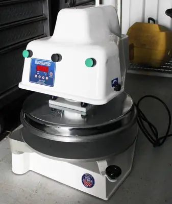 Doughpro Proluxe Dp3300 Pizza Dough Press NSF Automatic Upper Heated Platen, 18″ automatic dough press.