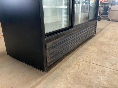 Used TRUE MFG GDM-69-HC-LD 78” 3-SECTION COMMERCIAL REFRIGERATOR/MERCHANDISER Display Refrigerators Michigan US | Miedema Asset Management Group #1580074