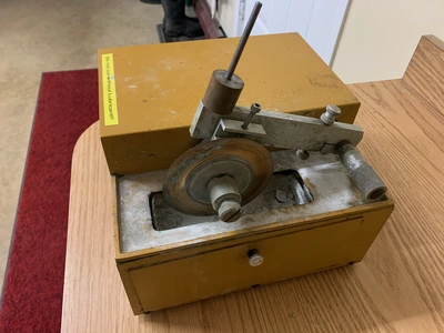 Buehler Slow Speed Saw