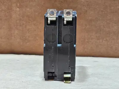 USED SQUARE D QOB230