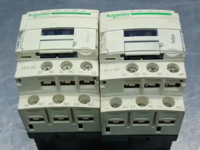 USED SCHNEIDER ELECTRIC CAD32BD