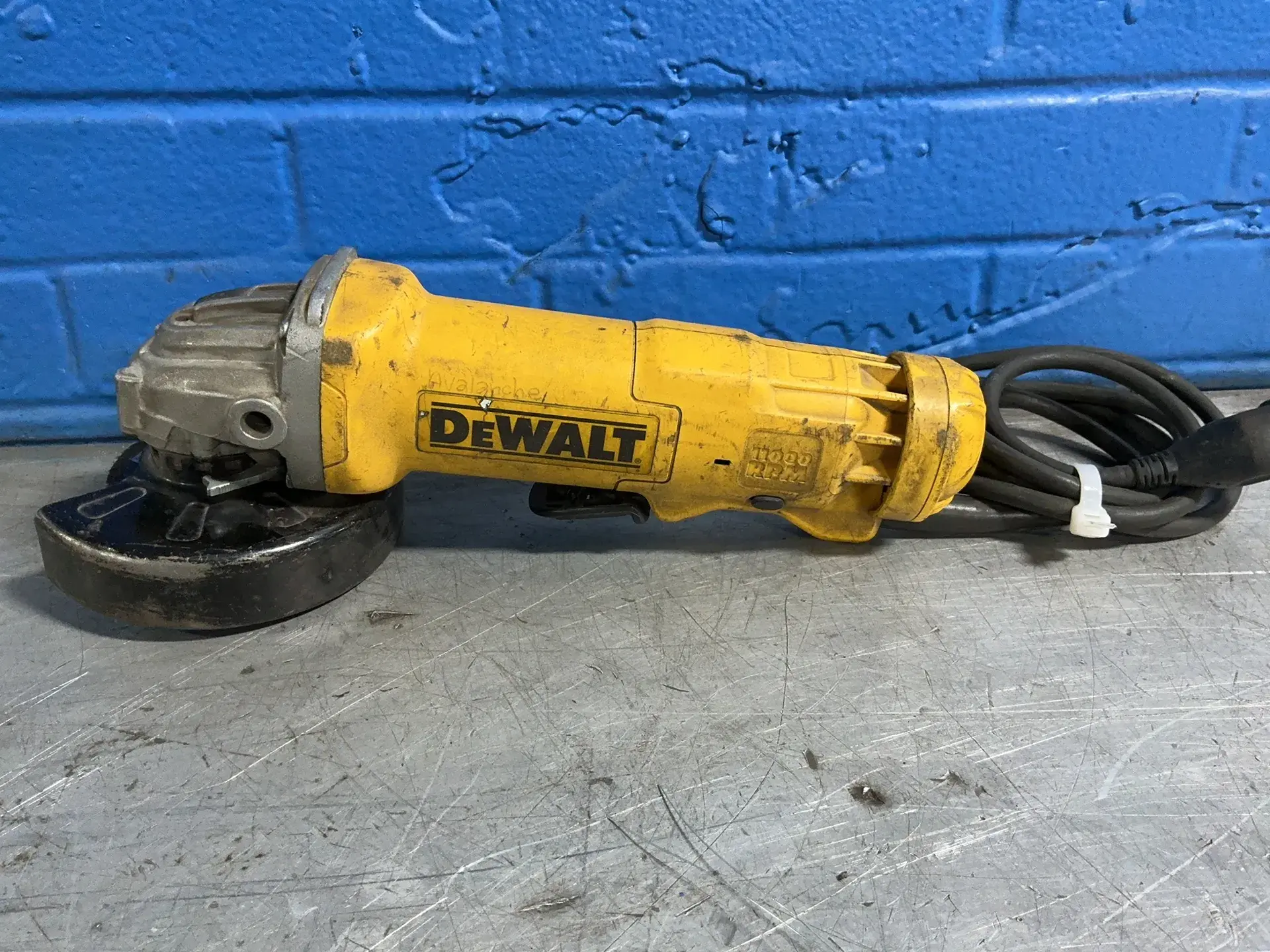 Used DEWALT DWE402 Miscellaneous MRO Ohio US | HGR 24 #1482410
