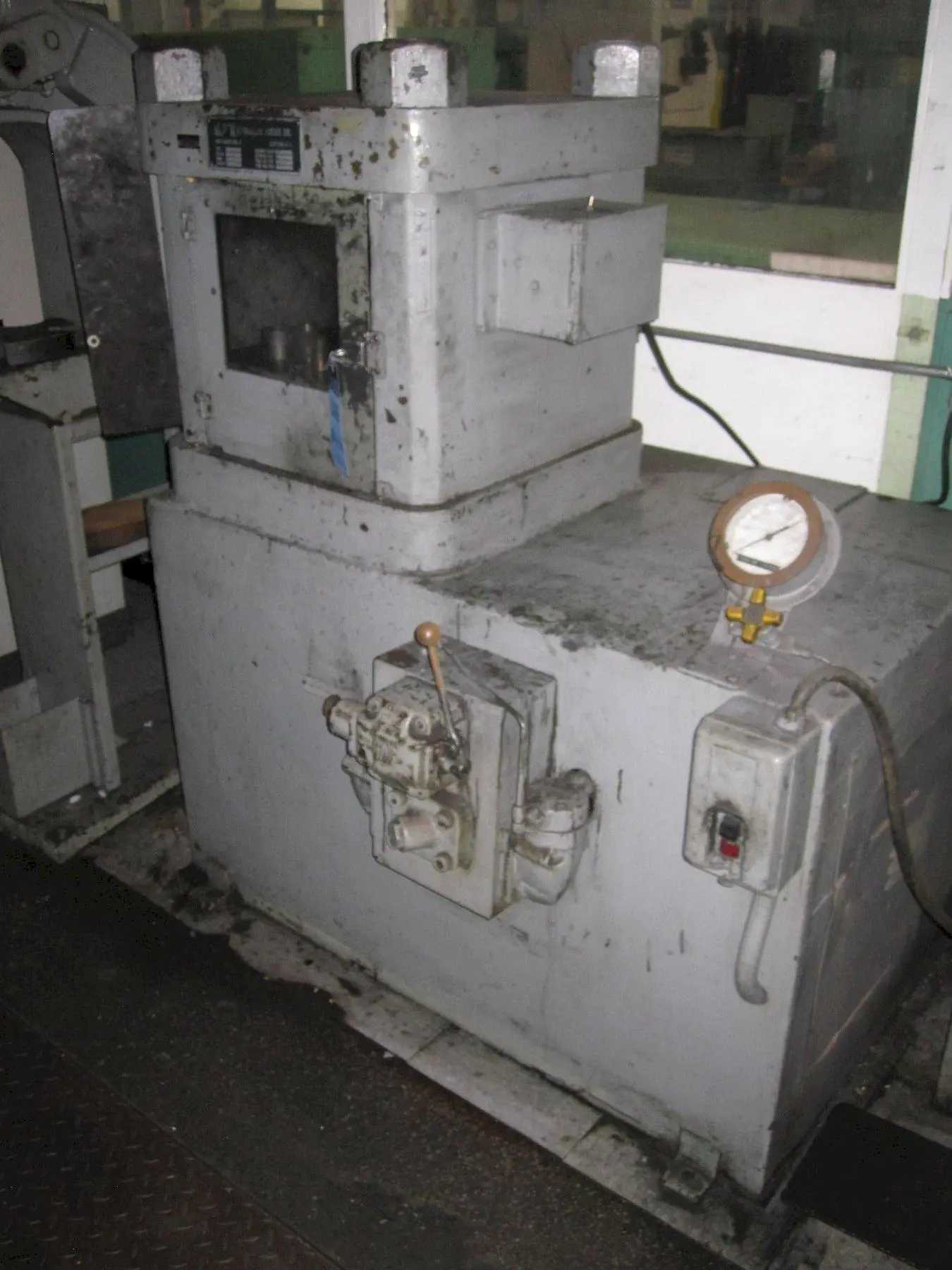 200T M&N 4 Post Hobbing Press