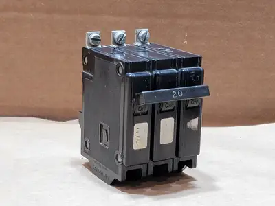 20 Amp, 3 Pole, 240 Volts Circuit Breaker Type QB