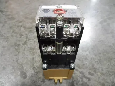 Allen Bradley 700-P800A1 AC Relay Module Series D Used