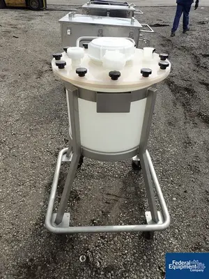Unknown 17 Gal Tank, Plastic