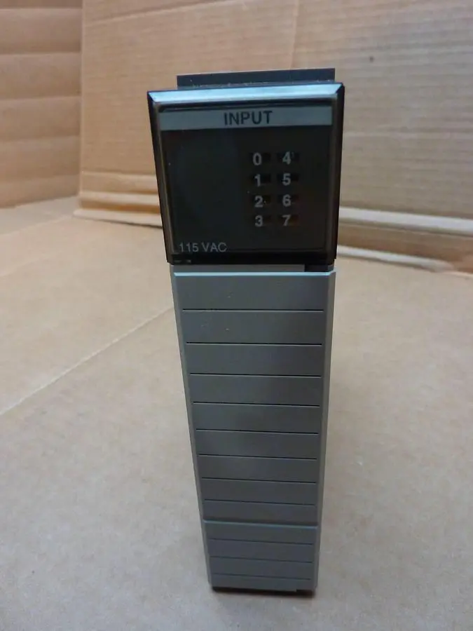 USED ALLEN BRADLEY 1746-IA8 SER A