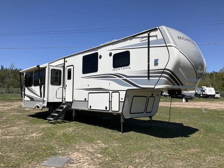 Used 2022 KEYSTONE MO3231CK22 Campers, Caravans, Motorhomes Michigan US | Miedema Asset Management Group #1150376