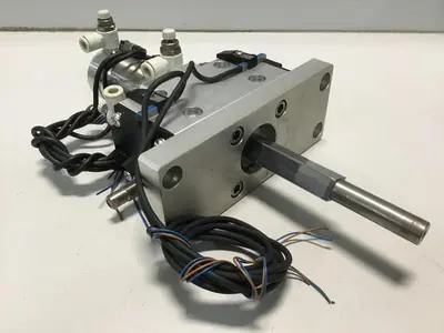 USED KOGANEI SDA40X15-N-90-358W