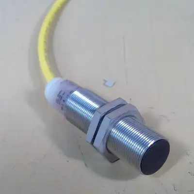 Cutler-Hammer E57LAL18A2SP Tubular Inductive Proximity Sensor 5E-4