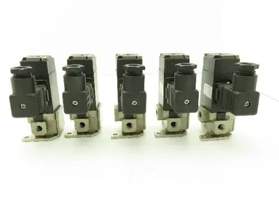 SMC VS3115-015DBL LOT OF 5 SMC VS3115-015DBL 3-Port Solenoid Valves 24 VDC Coil