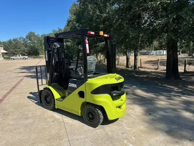 USED 2021 CLARK S25D