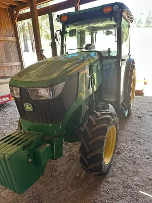 USED 2022 JOHN DEERE 5075GN