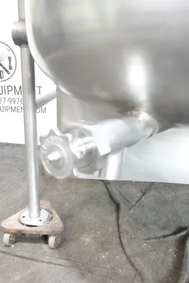 CLEVELAND 80 GALLON NATURAL GAS STEAM JACKETED KETTLE MODEL KGL-80-T