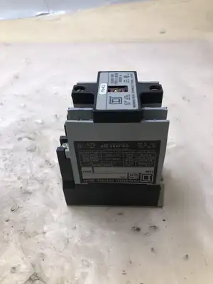 Square D Type X0 40 Series A 9-12 Pole Industrial Control Relay 20A 600VAC