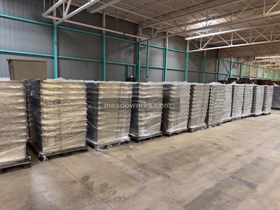 Used Plastic Totes Stack and Nest Containers Shipping Containers Illinois US | Meadoworks #1514565