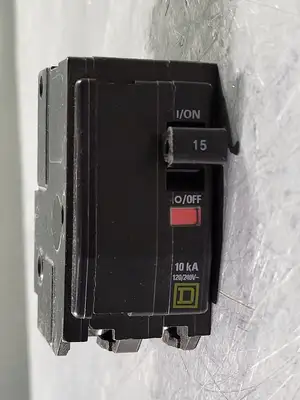 NEW SQUARE D QO215