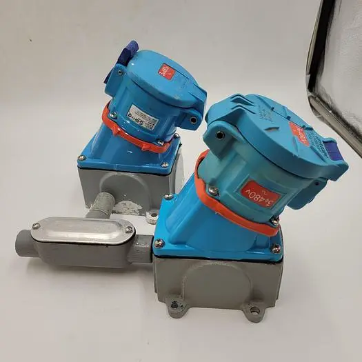 Used MELTRIC MELTRIC DECONTACTOR 30A-50A 33-34043 SWITCH RATED RECEPTACLE MOTOR DISCONNECT WITH MOUNTING BOX Disconnects | ND Industrial Surplus #1218952